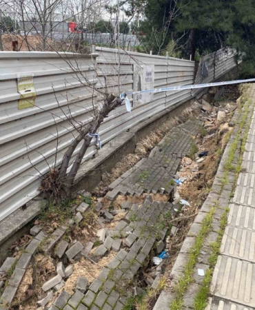 Bursa’da hafriyat çalışmasında yola zarar verdiler