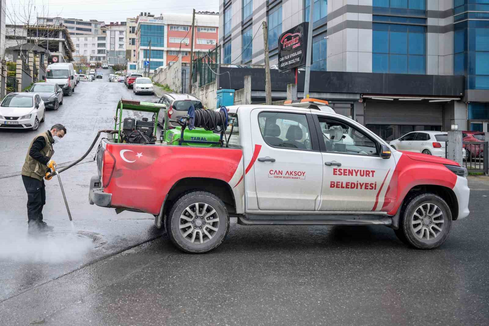Esenyurt Belediyesi’nden haşere ve böceklere karşı yoğun mücadele