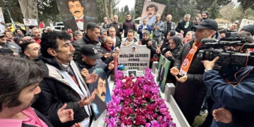 "Müslüm Baba" unutulmadı: Sevenleri ölümünün 13’üncü yılında mezarı başında buluştu