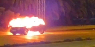 Kartal’da seyir halindeki araç alev alev yandı