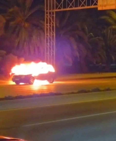 Kartal’da seyir halindeki araç alev alev yandı