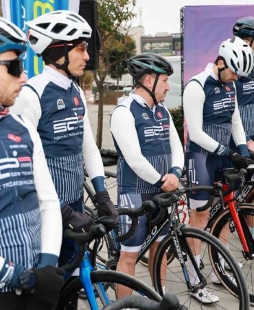 Gebze’den Çanakkale’ye pedal çevirecek bisikletliler yola çıktı