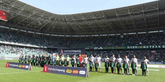 Trendyol Süper Lig: Kocaelispor: 0 - Konyaspor: 0 (Maç devam ediyor)