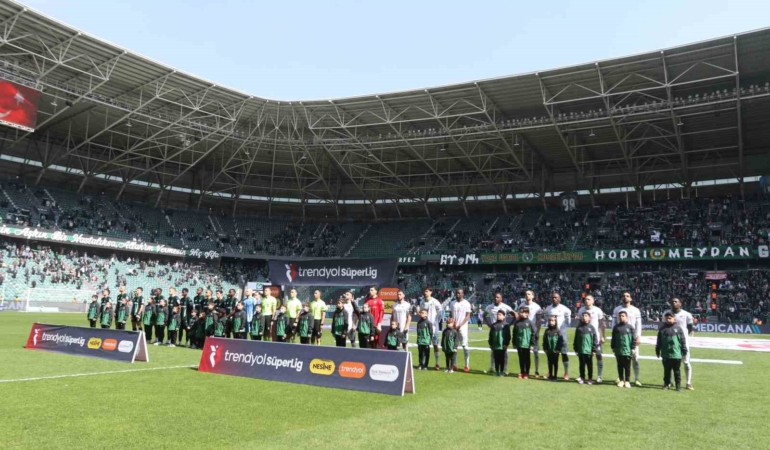 Trendyol Süper Lig: Kocaelispor: 0 - Konyaspor: 0 (Maç devam ediyor)