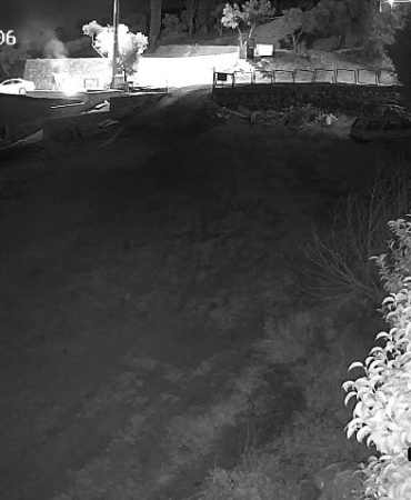 Sohbet ederken 4 metre yükseklikten beton zemine düştü