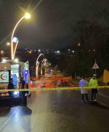 Motosiklet beton bariyerlere çarptı: 1 ölü