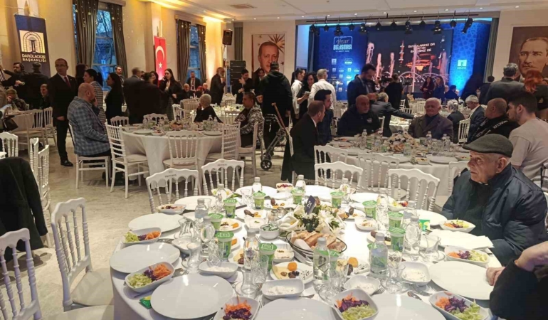 Spor camiası ve ünlü isimler Darülaceze sakinleriyle iftarda buluştu