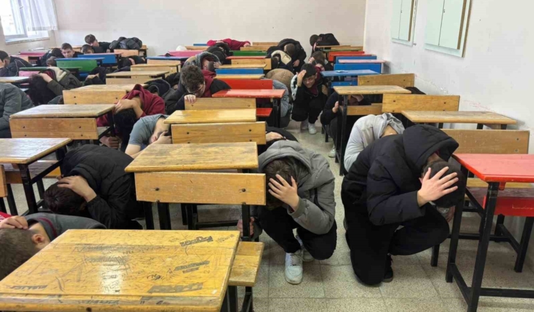 Babaeski’de öğrencilere deprem ve yangın eğitimi