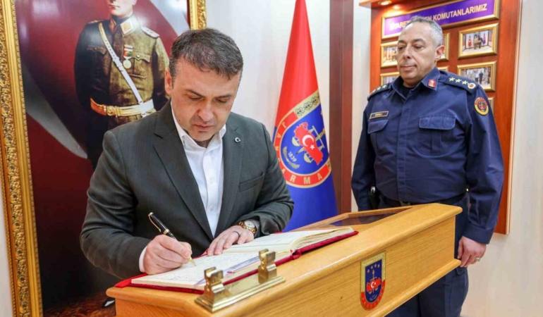 Vali Sözer Bilecik İl Jandarma Komutanlığı’nda bilgi aldı