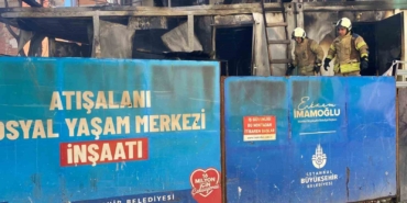 Esenler’de İBB şantiyesinde yangın: 3 konteyner zarar gördü