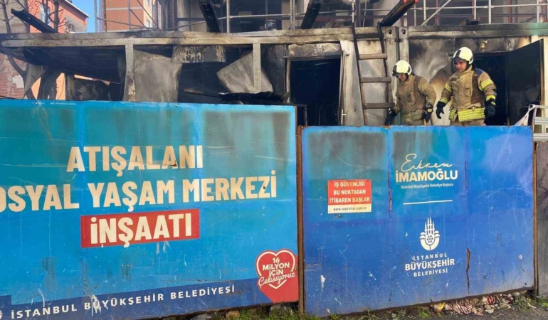 Esenler’de İBB şantiyesinde yangın: 3 konteyner zarar gördü