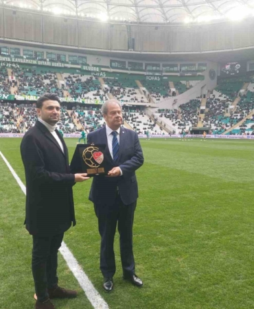 Fenerbahçe, Bursaspor ve Fatih Tekke’ye fair play ödülleri takdim edildi