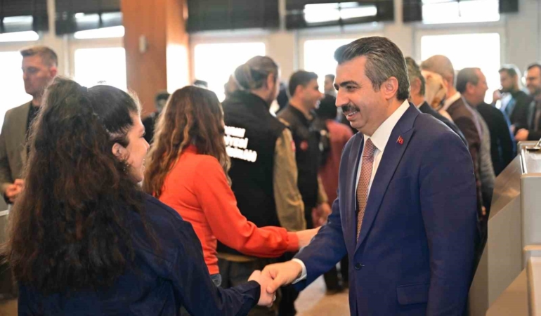 Yıldırım Belediye Başkanı Yılmaz, çalışanlarla bayramlaştı