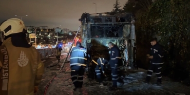 15 Temmuz Şehitler Köprüsü’nde metrobüs alev alev yandı: Yolcular tahliye edildi