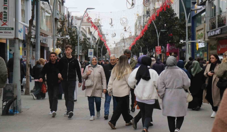 Vatandaşın bayram telaşı: Sokaklar doldu taştı