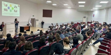 Ezine’de jandarmadan üniversite öğrencilerine bilgilendirme