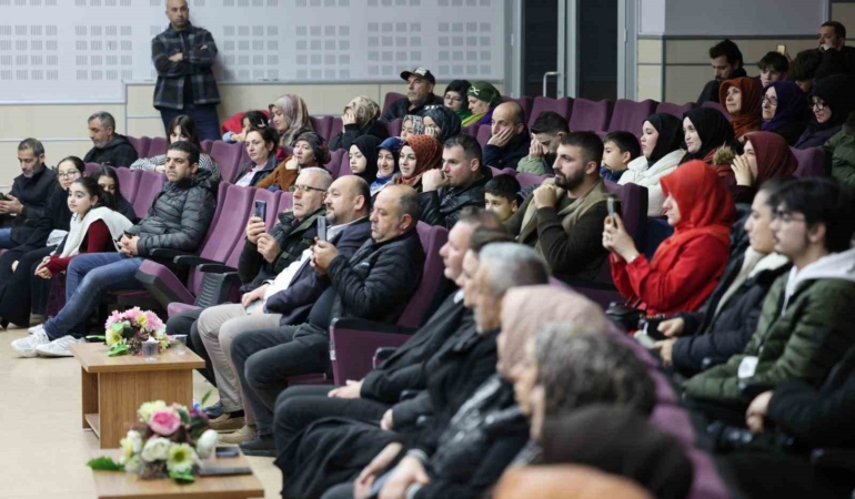 Dursun Ali Erzincanlı, Kartepe’de gönülleri fethetti