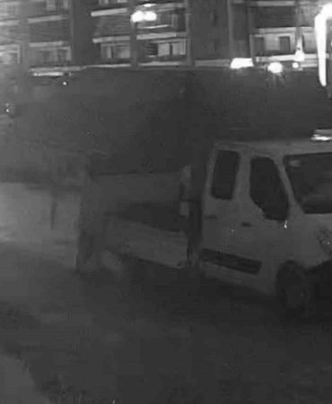 Atığını sokağa atan sürücüye fotokapan takibi