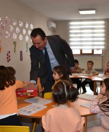 Bilecik’te miniklerden Ramazan yardımı