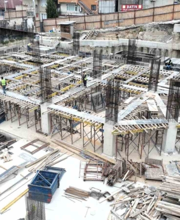 Dilovası Kent Meydanı Projesi’nde inşaat çalışmaları hızla ilerliyor