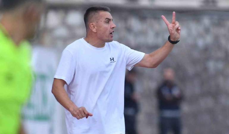 İnegölspor hocasıyla yolları ayırdı