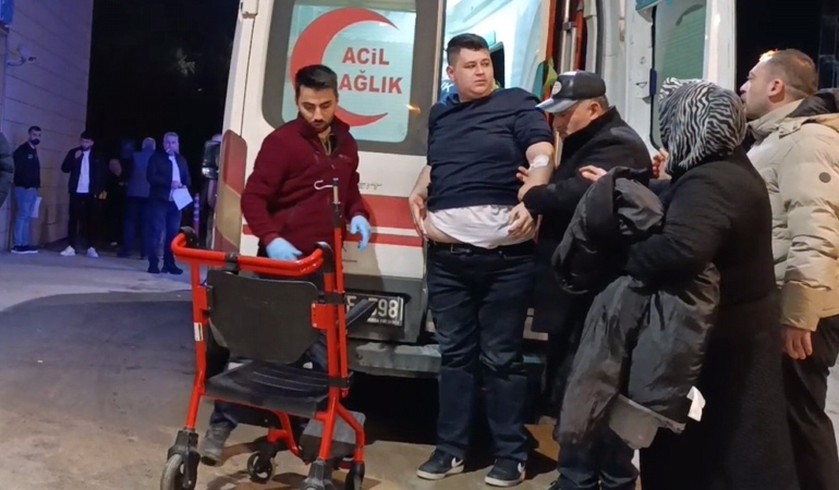 Bursa’da tartışma bir anda kavgaya dönüştü: 2 yaralı