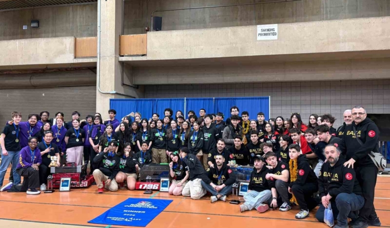 Bahçelievler Anadolu Lisesi Robotik Takımı New York’ta şampiyonluk kazandı