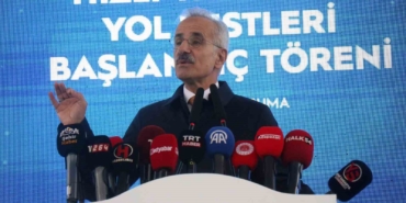 Bakan Uraloğlu: "Türkiye’nin 225 kilometre hıza sahip milli elektrikli hızlı trenimizin yol testlerini bugün resmen başlatıyoruz"