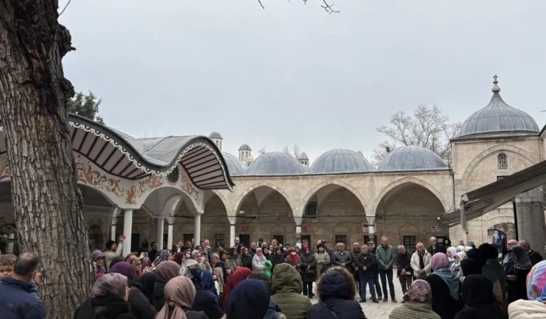 Lüleburgaz’da umre yolcuları dualarla uğurlandı