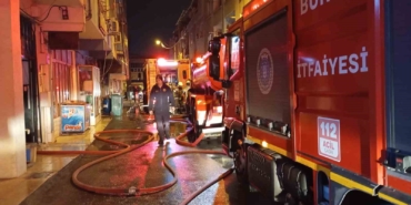 Bursa’da apartmanın çatı katında yangın