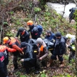Sakarya’da iki gündür haber alınamayan vatandaşın cansız bedeni zorlu araziden çıkartıldı