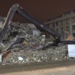 Avcılar’da kentsel dönüşüm kapsamında yapılan yıkım kontrolden çıktı, o anlar kamerada