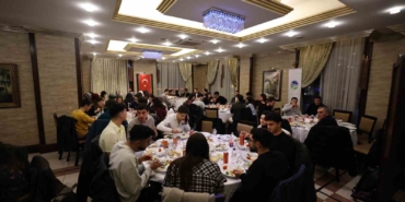 Sakarya’da protokol ve sağlık camiası iftarda buluştu
