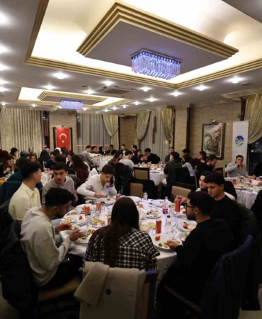Sakarya’da protokol ve sağlık camiası iftarda buluştu