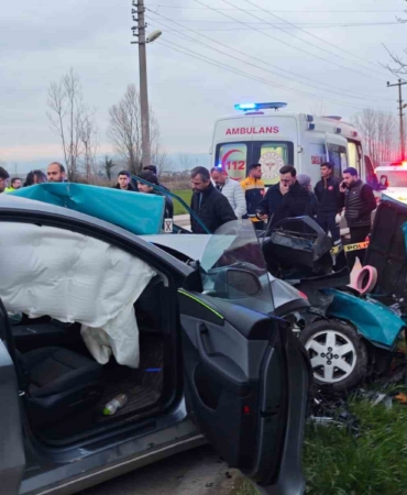 SUV tipi araç otomobile ok gibi saplandı: 1 ölü, 1 yaralı