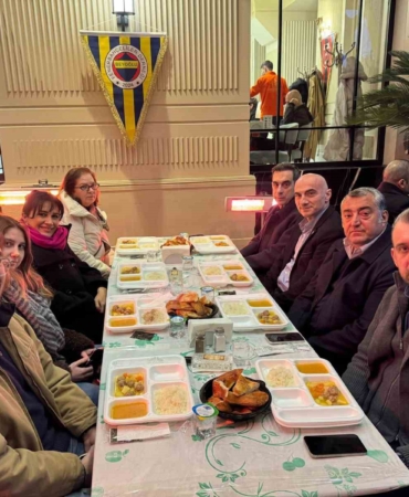 Beyoğlu Fenerbahçeliler Derneği, sokak iftarlarına devam ediyor