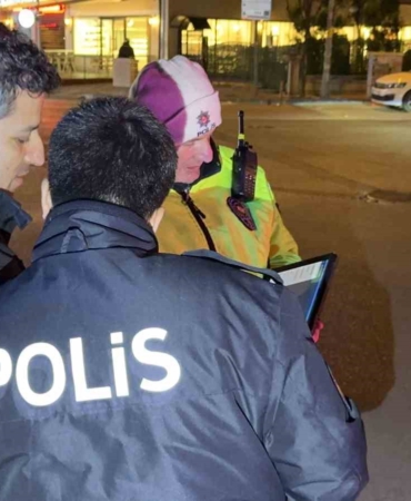 Bursa’da o mahalleye akın eden sürücülere polis uygulaması