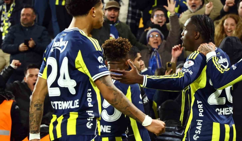 Oosterwolde, Fenerbahçe’de 100. maçına çıktı