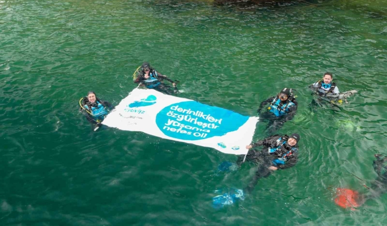 Marmara’nın derinliklerindeki "Hayalet Ağ" tehdidine sanat dokunuşu: Çıkarılan ağlar sanat eserine dönüştü