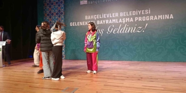 Binali Yıldırım: "Türkiye silah sanayisiyle, ekonomisiyle, her şeyden önce vatan sevgisiyle hercümerç olmuş bir milletin ülkesidir"
