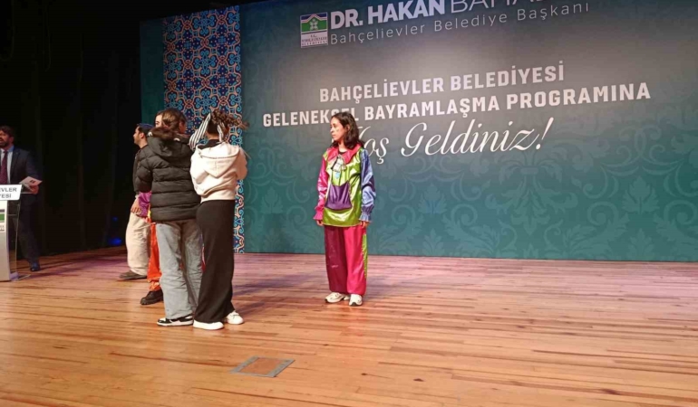 Binali Yıldırım: "Türkiye silah sanayisiyle, ekonomisiyle, her şeyden önce vatan sevgisiyle hercümerç olmuş bir milletin ülkesidir"