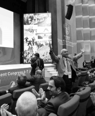 A Milli Takım’ın eski antrenörlerinden Çetin Güler hayatını kaybetti