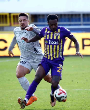 Trendyol Süper Lig: Eyüpspor: 0 - Kocaelispor: 1 (İlk yarı)