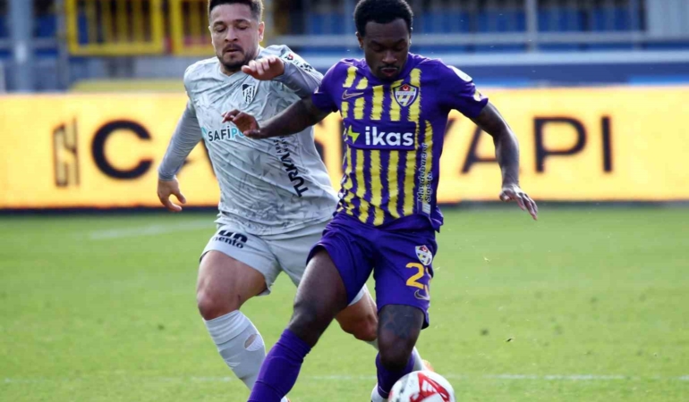 Trendyol Süper Lig: Eyüpspor: 0 - Kocaelispor: 1 (İlk yarı)