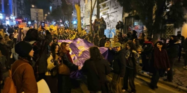 Beyoğlu’nda yasak dinlemeyen 5 gösterici gözaltına alındı