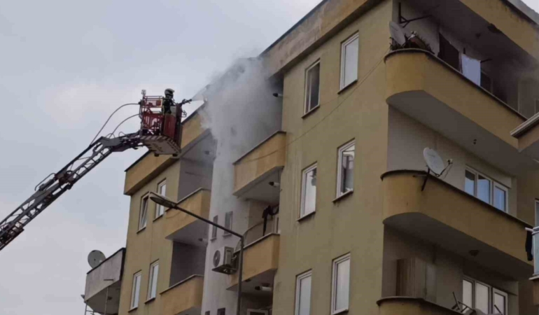 Bursa’da yemek yapılırken çıkan yangın paniğe neden oldu