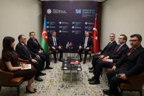 İletişim Başkanı Duran, Azerbaycan Medya Kalkınma Ajansı Başkanı İsmayilov ile görüştü