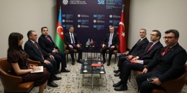 İletişim Başkanı Duran, Azerbaycan Medya Kalkınma Ajansı Başkanı İsmayilov ile görüştü