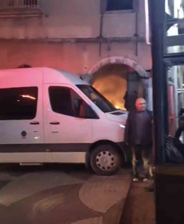 Bursa’da tarihi binada çıkan yangın söndürüldü