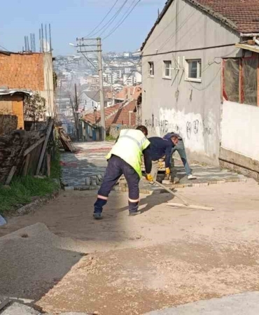 Gebze’de 3 sokakta parke ve bordür çalışması yapıldı